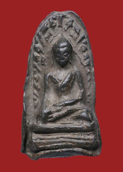 ♦♦♦ เนื้อดำ หายาก พระรอด วัดมหาวัน จ.ลำพูน  พิมพ์คมชัด สวยสมบูรณ์ รูปที่ 10