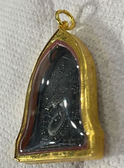 เหรียญเซ็งลี้ฮ้อ หลวงพ่อเกษม เขมโก บล็อคไหล่จุดนิยม ปี 2536 เนื้อทองแดงพร้อมกรอบทองคำมือ 1 รูปที่ 5