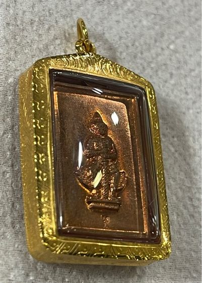 เหรียญท้าวเวสสุวรรณ พระอาจารย์อิฏฐ์ วัดจุฬามณี จ.สุมทรสงคราม ปี 2552 เนื้อทองแดงพร้อมกรอบทองมือ 1 รูปที่ 5
