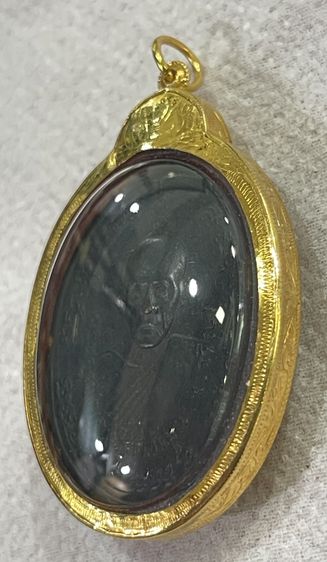 เหรียญรูปไข่ 2 หน้า หลวงพ่อแดง-หลวงพ่อเจริญ วัดพลับพลาชัย อ เมืองเพชรบุรี ปี 2514 เนื้อทองแดงลงดำ พร้อมกรอบทองคำมือ 1 รูปที่ 5