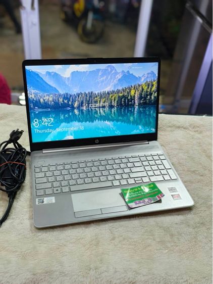  hp จอ 15.6 นิ้ว สเปก AMD Athlon Silver 3050U  แรม 4 GB