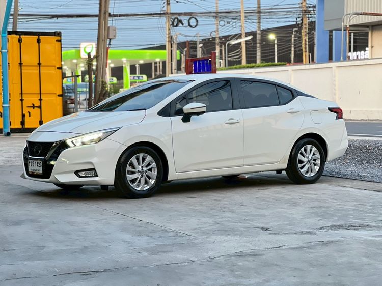 รถ Nissan Almera 1.0 VL สี ขาว