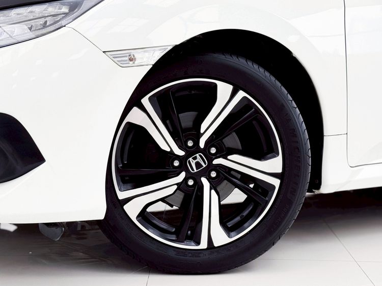 Honda Civic 2017 1.5 Turbo RS Sedan เบนซิน ไม่ติดแก๊ส เกียร์อัตโนมัติ ขาว รูปที่ 4