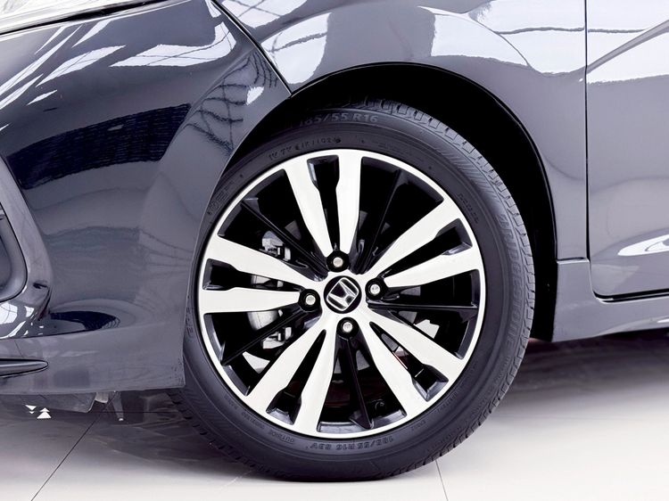 Honda Jazz 2017 1.5 RS i-VTEC Sedan เบนซิน ไม่ติดแก๊ส เกียร์อัตโนมัติ ดำ รูปที่ 4