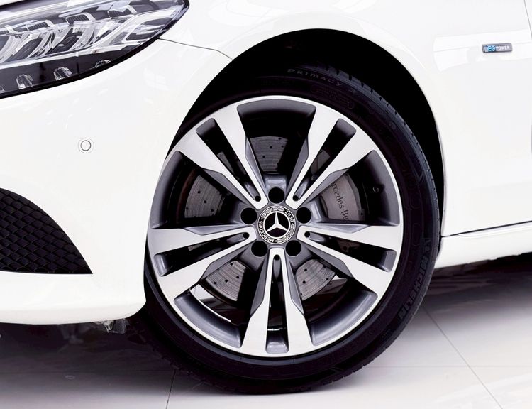Mercedes-Benz C-Class 2022 C300 Sedan ปลั๊กอินไฮบริด (PHEV) ไม่ติดแก๊ส เกียร์อัตโนมัติ ขาว รูปที่ 4