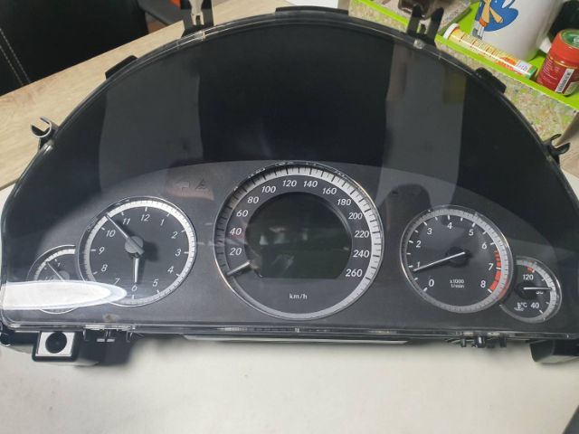 เรือนไมล์ benz w212