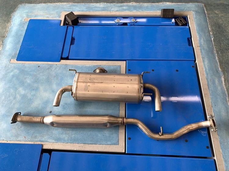 ท่อไอเสียเดิม gr86-brz ถอดจากรถใหม่ วิ่ง 50 กิโล