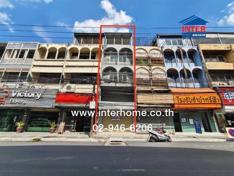 ไม่ใช่ อาคารพาณิชย์ 3.5 ชั้น 17 ตร.ว. อาคารพาณิชย์ อยู่ตรงข้าม โรงพยาบาลเปาโล โชคชัย4 ถนนลาดพร้าว ถนนโชคชัย4 เขตลาดพร้าว กรุงเทพมหานคร