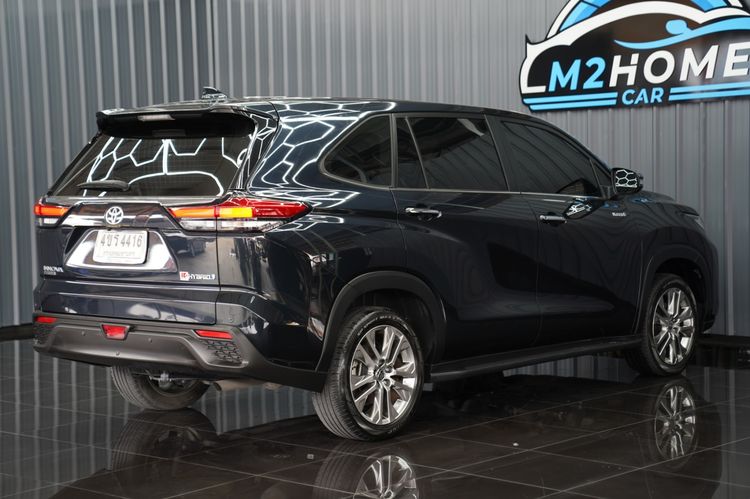 Toyota Innova 2023 2.0 Zenix HEV Smart Utility-car ไฮบริด ไม่ติดแก๊ส เกียร์อัตโนมัติ ดำ รูปที่ 4