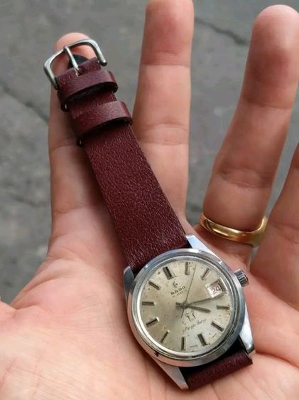 นาฬิกา Rado ไขลาน เช็คเวลาแล้ว

สภาพดี เดินดี ใช้งานปกติ รูปที่ 7