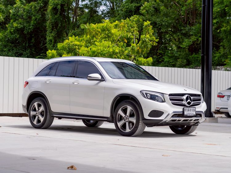 รถ Mercedes-Benz GLC-Class GLC250d สี ขาว