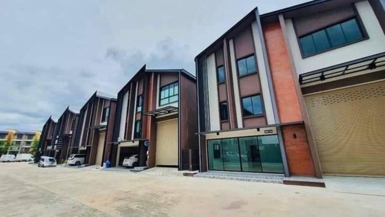 📢📢📢ทำเลทอง ✨️✨️ขายอาคารพาณิชย์ 3 ชั้น ไชน่าทาวน์ ศาลายา โซน2 รูปที่ 3