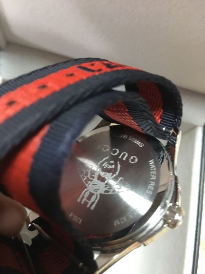 นาฬิกาชายหญิง GUCCI สภาพสวยนางฟ้าพร้อมกล่องคู่มือแท้ รูปที่ 2
