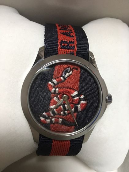 นาฬิกาชายหญิง GUCCI สภาพสวยนางฟ้าพร้อมกล่องคู่มือแท้