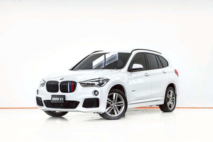 รถ BMW X1 2.0 sDrive18d M Sport สี ขาว
