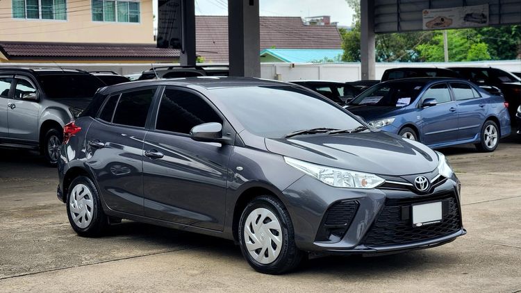 Toyota Yaris 2022 1.2 Entry Sedan เบนซิน ไม่ติดแก๊ส เกียร์อัตโนมัติ เทา รูปที่ 3