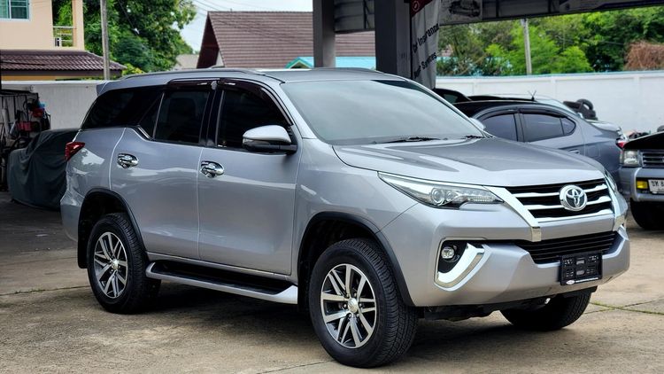 Toyota Fortuner 2019 2.4 V Utility-car ดีเซล ไม่ติดแก๊ส เกียร์อัตโนมัติ เทา รูปที่ 3