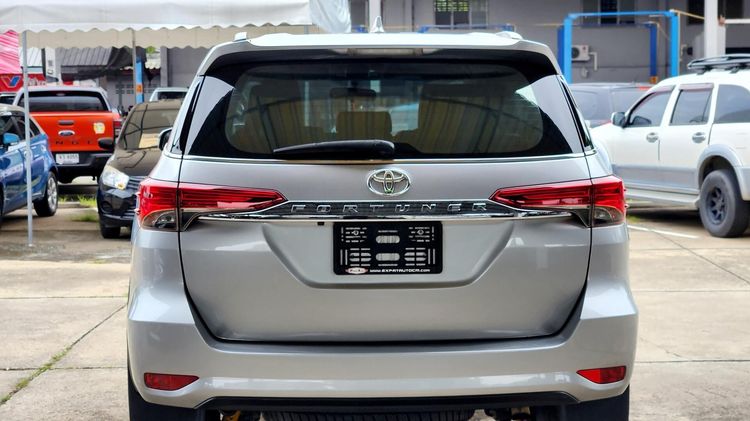 Toyota Fortuner 2019 2.4 V Utility-car ดีเซล ไม่ติดแก๊ส เกียร์อัตโนมัติ เทา รูปที่ 4