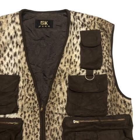 เสื้อกั๊กลายเสือ งาน JAPAN 🇯🇵 แท้ 💯 size ขนาดวัดจริง อก 20 ยาว 24 นิ้ว สภาพใหม่มาก  ซิป YKK ทองเหลืองดีเทลสวย ตัดเย็บดีมาก รูปที่ 2