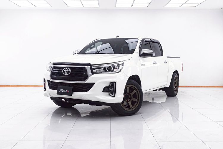 รถ Toyota Hilux Revo 2.4 E Prerunner สี ขาว