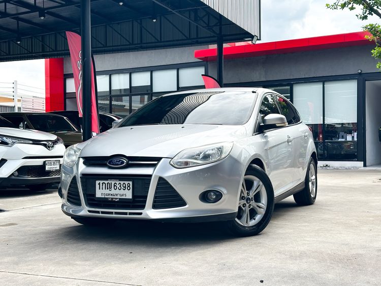 รถ Ford Focus 1.6 Trend สี เทา
