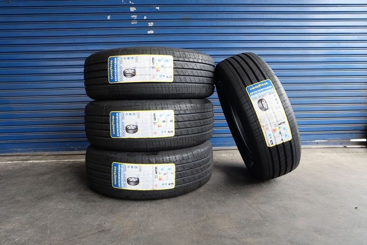 🚩 ยางใหม่ Goodyear รุ่น EfficientGrip Performance ขนาด 235 65R17 ปี24