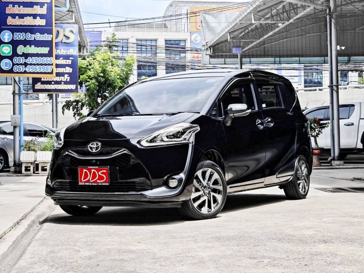รถ Toyota Sienta 1.5 V สี ดำ