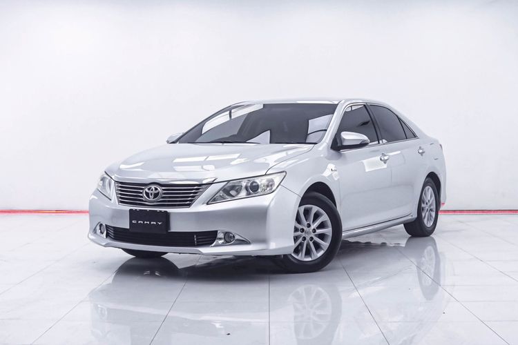 รถ Toyota Camry 2.0 G สี เทา