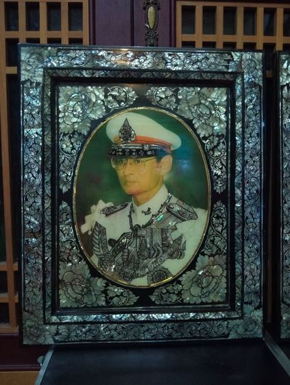 พระบรมฉายาลักษณ์ในหลวงพระราชินีประดับมุกแท้ฝีมือชั้นเอกจากศูนย์ศิลปาชีพบางไทร รูปที่ 5