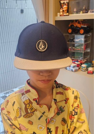 หมวกและหมวกแก๊ป หมวก  Volcom Cap แท้ ใบละ 500.- รวมส่ง ของใหม่