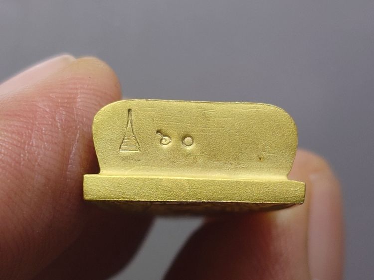 หลวงปู่ทวด รุ่นมหาสิทธิโชค เนื้อเงินสามกษัตริย์ ฝังเพชร วัดประสาทบุญญาวาส ปี2542 พร้อมกล่องเดิม มวลสารดี พิธีเข้มขลัง รูปที่ 6