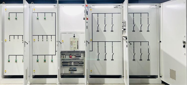 ขายตู้ MdbMain air circuit breaker Mitsubishi 2500A breaker ย่อย Mitsubishi 16 ตัว Capbank 10step Pipat 0982641749 รูปที่ 2