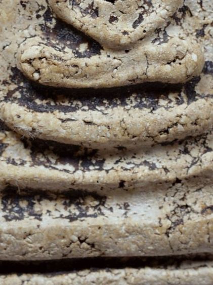 องค์ครู-ให้เช่าบูชา สมบัติบ้าน พระเบญจภาคี พระสมเด็จวัดระฆัง พิมพ์เจดีย์เอียง เนื้อเก่า รักรา รูปที่ 11