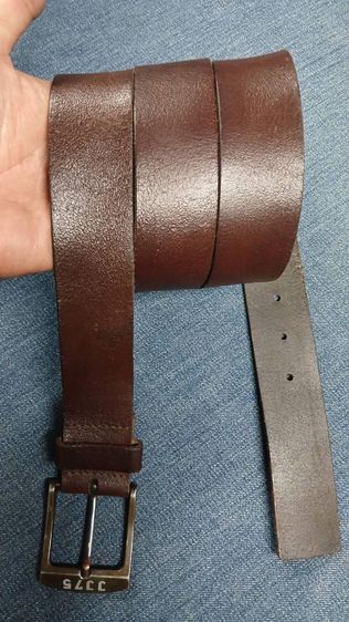 เข็มขัดหนังแท้ JACK JONES
ไซส์ XXL เอว 40 ถึง 46 
กว้าง 1.4 ยาวรวมหัว 52
หนังสวยนิ่ม มีรอยตามใช้
เอวเล็กเจาะเพิ่มได้ รูปที่ 2