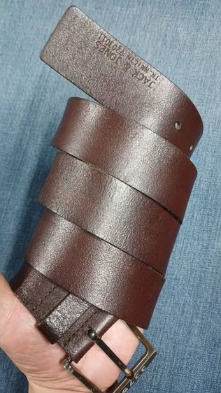 เข็มขัดหนังแท้ JACK JONES
ไซส์ XXL เอว 40 ถึง 46 
กว้าง 1.4 ยาวรวมหัว 52
หนังสวยนิ่ม มีรอยตามใช้
เอวเล็กเจาะเพิ่มได้