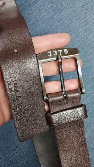 เข็มขัดหนังแท้ JACK JONES
ไซส์ XXL เอว 40 ถึง 46 
กว้าง 1.4 ยาวรวมหัว 52
หนังสวยนิ่ม มีรอยตามใช้
เอวเล็กเจาะเพิ่มได้ รูปที่ 4