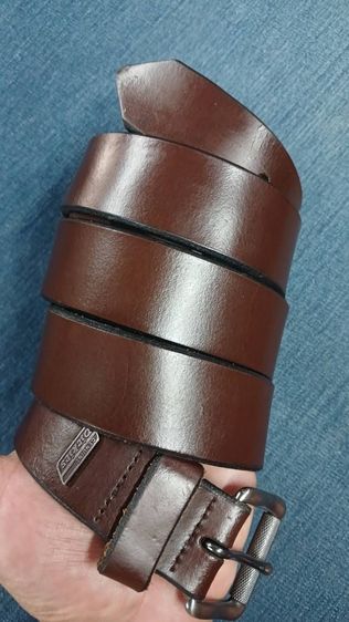 เข็มขัดหนังแท้ Dickies
เอว 40 ถึง 45 กว้าง 1.3
ยาวรวมหัว 55.2 หนังสวย 
สภาพหล่อ เอวเล็กเจาะเพิ่มได้
ขาย 450 ส่งเคอรี่ 50