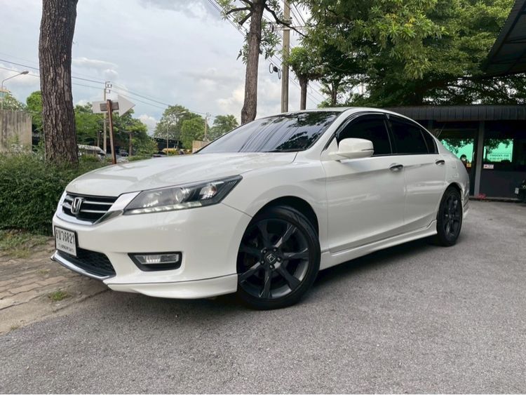 รถ Honda Accord 2.0 EL i-VTEC สี ขาว