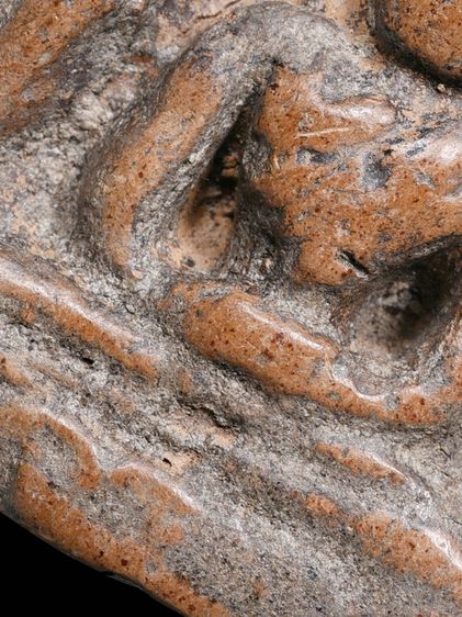 ให้เช่า สมบัติบ้าน พระชุดเบญจภาคี พระกำแพงซุ้มกอ พิมพ์ใหญ่ เจ้าเงาะ เนื้อเก่าจัด มีมวลสาร สภาพใช้ รูปที่ 18