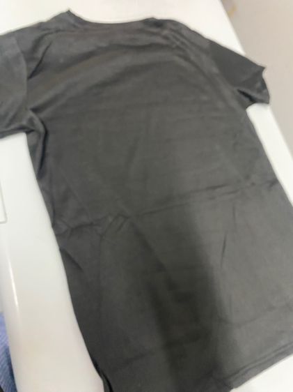เสื้อยืดสีดำ 2 ตัว รูปที่ 2