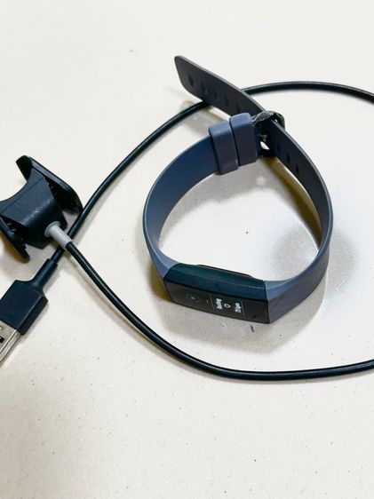 Fitbit Charge 4  นาฬิกาออกกำลังกาย รูปที่ 7
