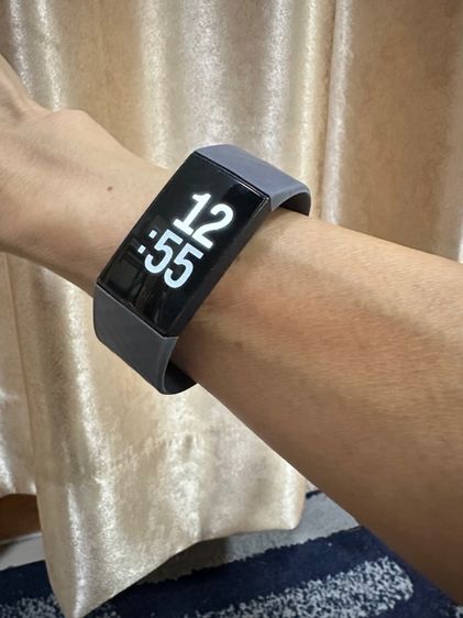 เทา พลาสติก Fitbit Charge 4  นาฬิกาออกกำลังกาย