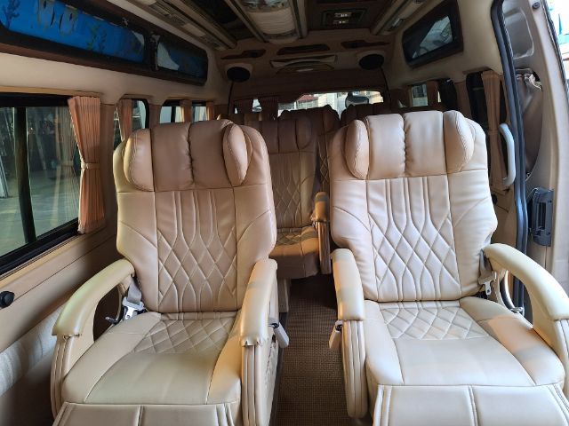 Toyota Commuter 2012 2.5 Van ดีเซล ไม่ติดแก๊ส เกียร์ธรรมดา เทา รูปที่ 2