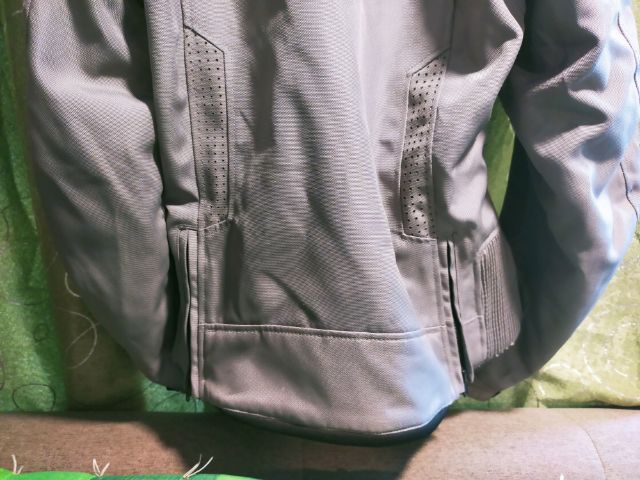 เสื้อการ์ด furygan สวยๆเลยครับ ตัวนี้ใหม่ 2300บ. รูปที่ 5