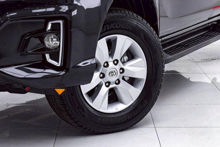 Toyota Hilux Revo 2018 2.4 J Plus Prerunner Pickup ดีเซล ไม่ติดแก๊ส เกียร์ธรรมดา ดำ รูปที่ 4