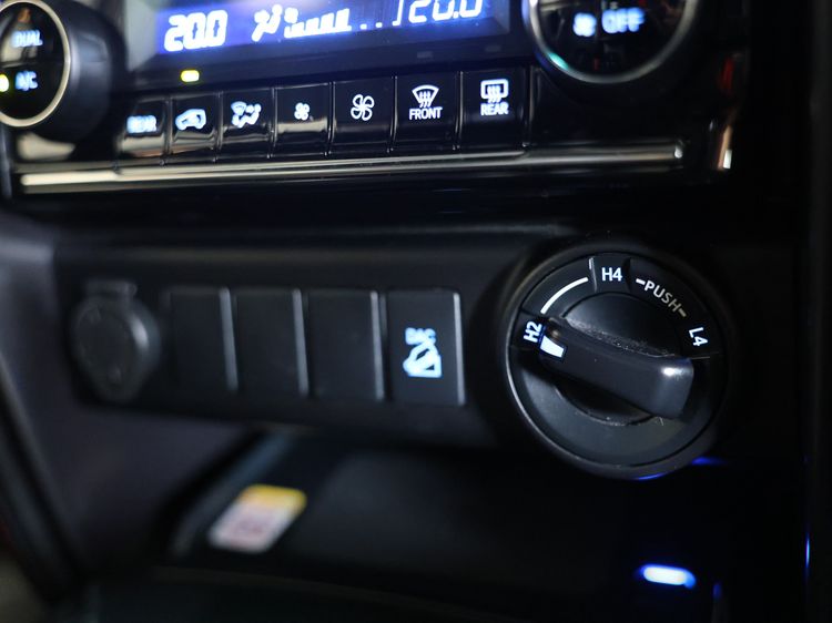 Toyota Fortuner 2023 2.8 GR Sport 4WD Utility-car ดีเซล ไม่ติดแก๊ส เกียร์อัตโนมัติ ขาว รูปที่ 3