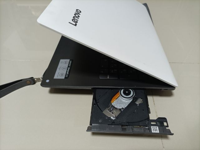 ขาวมุก บาง พร้อมใช้  Lenovo Intel Core i3 jen 7 แบ็ตเก็บไฟดี อุปกรณ์ ครบ  รูปที่ 2