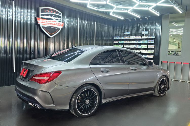 Mercedes-Benz CLA-Class 2018 CLA250 AMG Sedan เบนซิน เกียร์อัตโนมัติ เทา รูปที่ 4