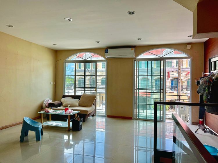 มีบางส่วน 2010 ไม่ใช่ ขายทาวน์โฮม วโรดมเพลส ตรงข้ามซีคอน ศรีนครินทร์ ทำธุรกิจได้ รูปที่ 4