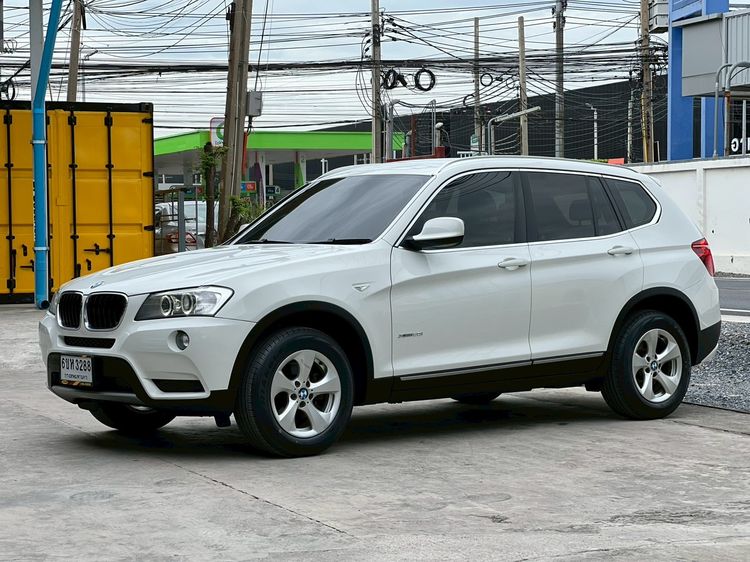 รถ BMW X3 2.0 xDrive20i 4WD สี ขาว
